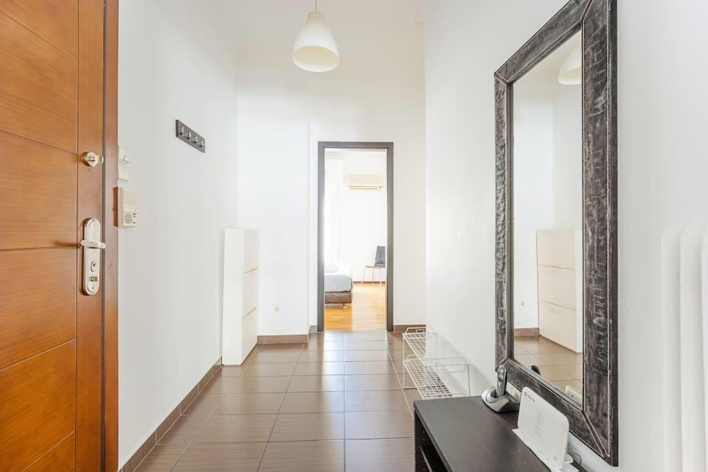 Apartment In The Middle Of Everything 雅典 外观 照片